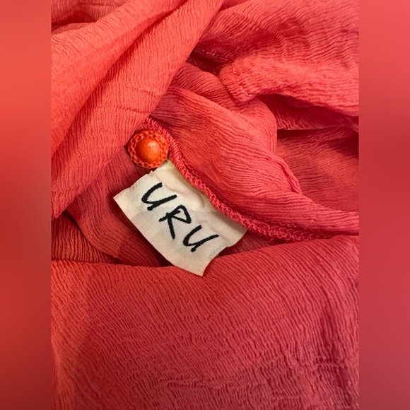 URU red delicate silk tiered long sleeve blouse with button detail size small - Picture 8 of 12
